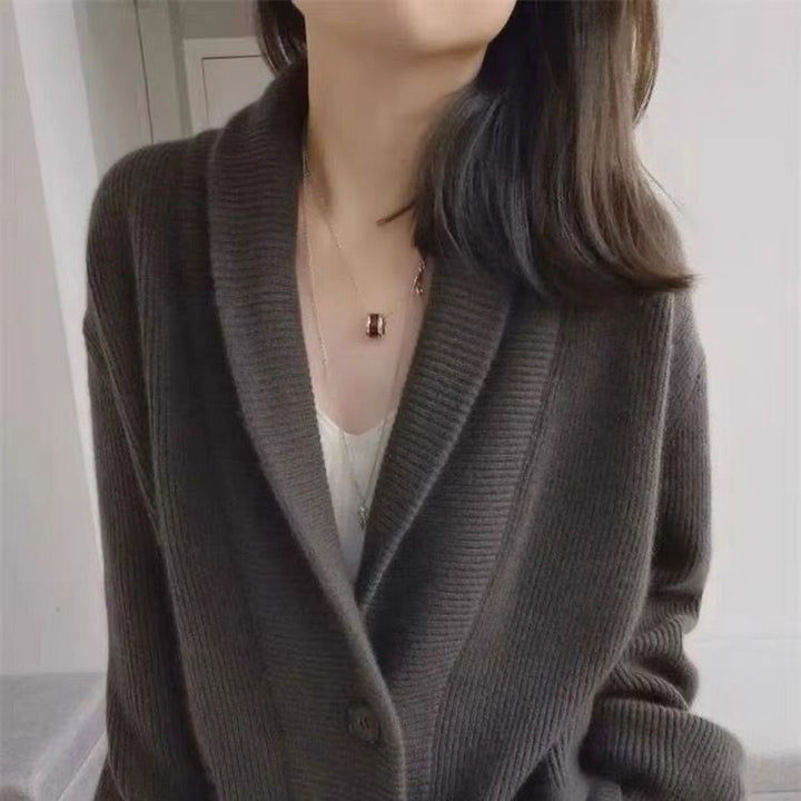 Gilet en tricot confortable pour femmes avec larges revers et poches
