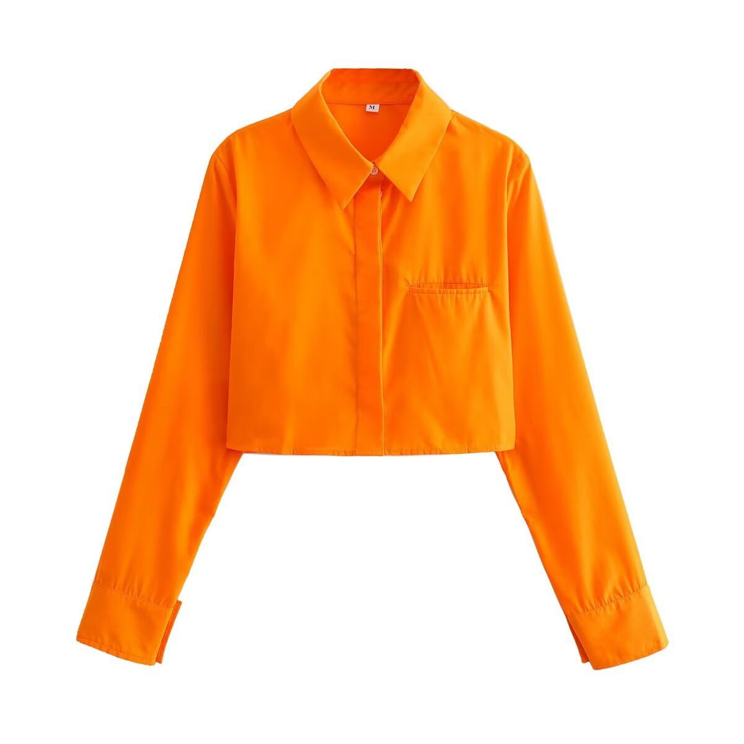 Cropped blouse for women with classic collar and practical chest pockets Lune London
