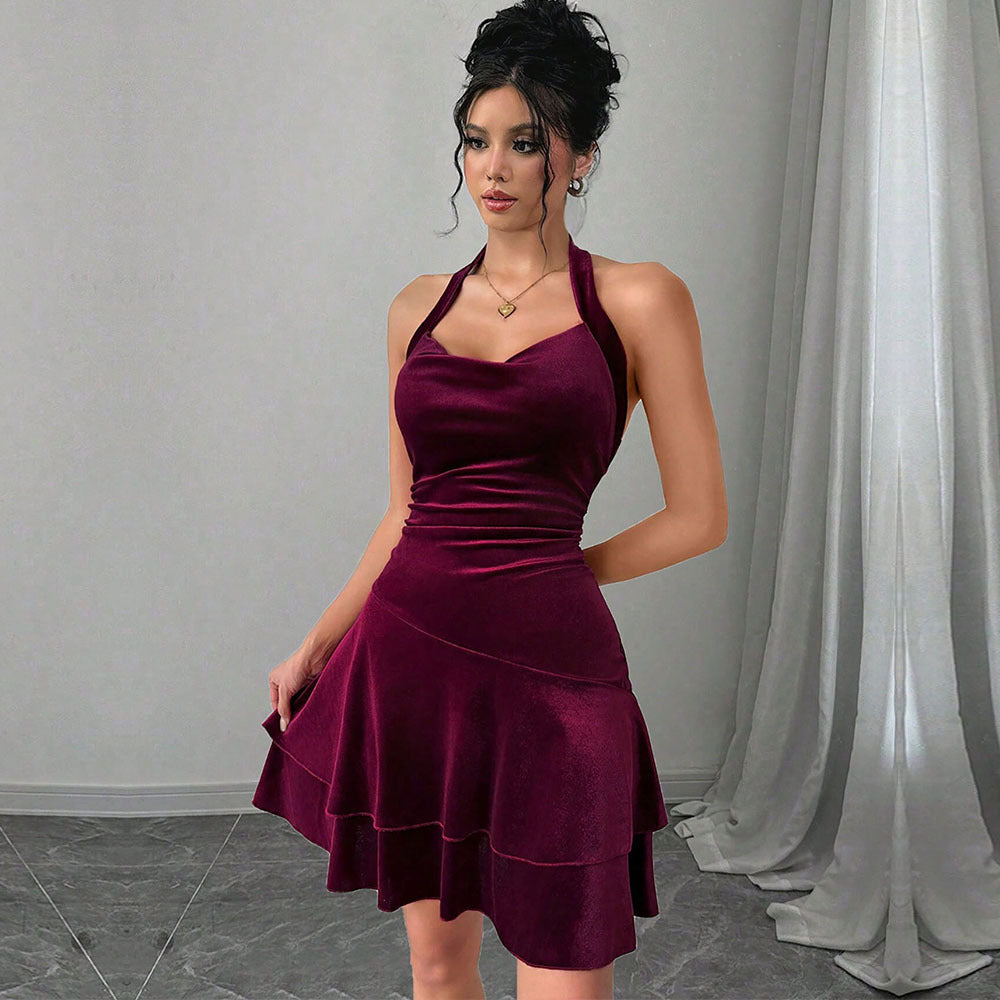 Robe de soirée ajustée pour dames avec jupe volants et design dos nu Chic & Stil