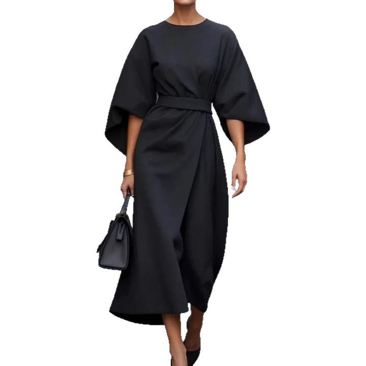 Elegant maxi dress for women with loose fit and belt at the waist Lune London