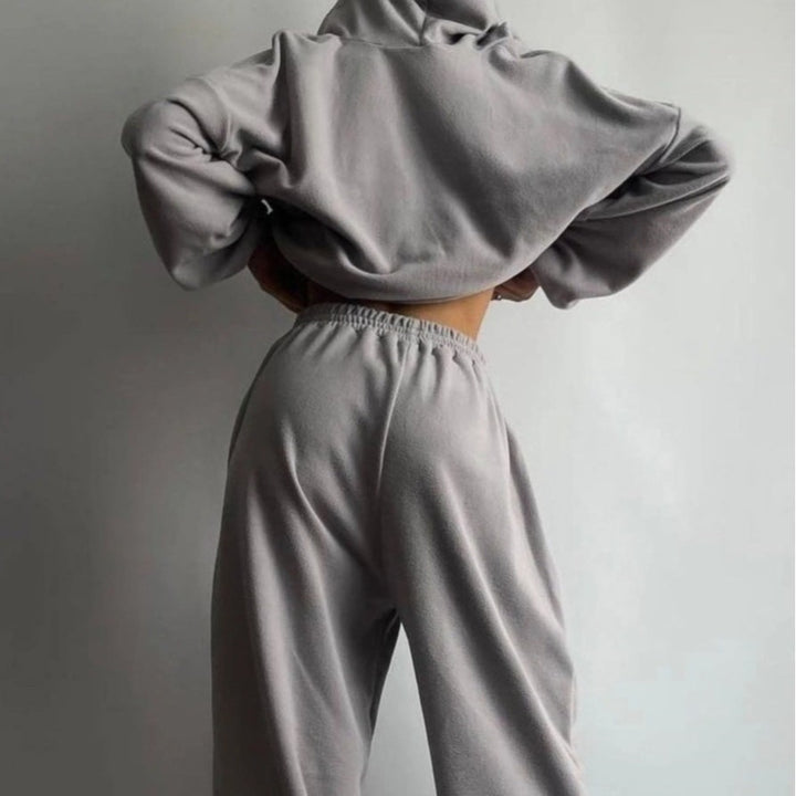 Casual fleece set for women with a high collar and tailored fit Lune London