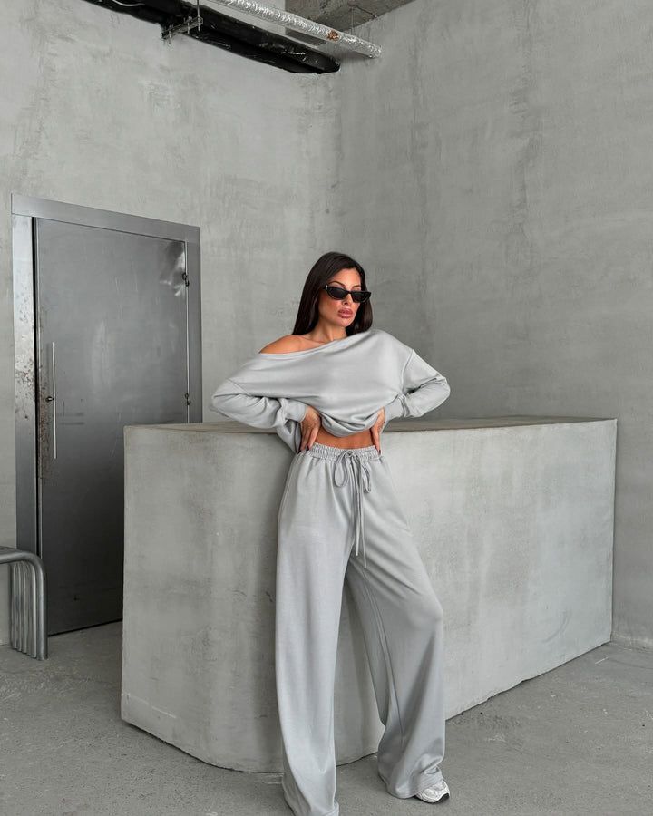 Casual jumpsuit for women with wide legs and an off-shoulder design Lune London