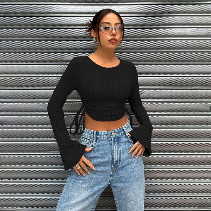 Top à manches longues crop pour femmes avec un tricot côtelé à la mode et un détail à nouer Chic & Stil
