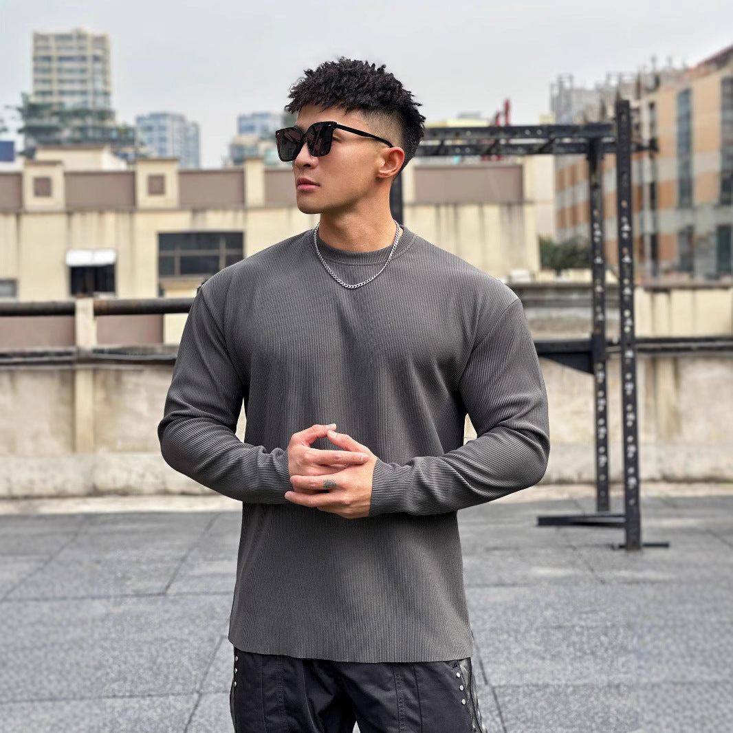Men's long sleeve t-shirt in high quality ribbed material with a casual chic and stylish cut