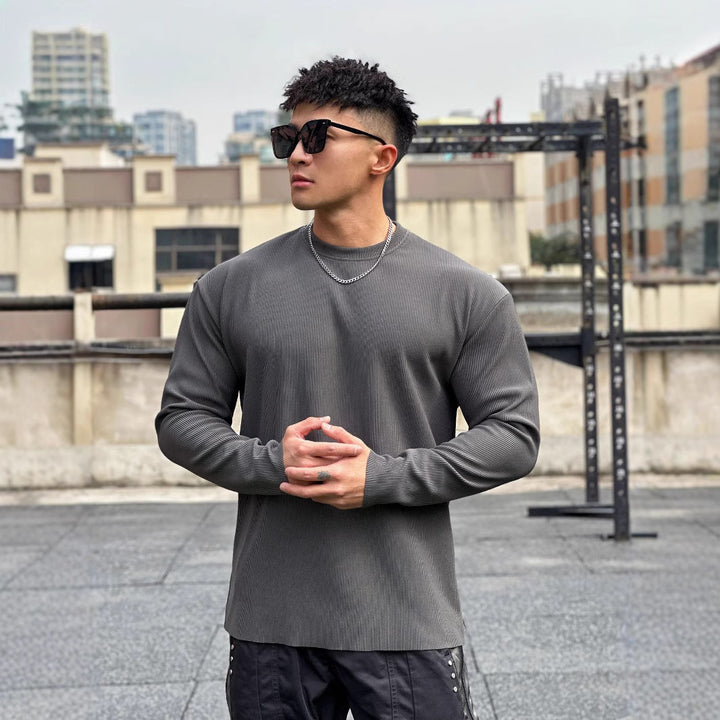 Men's long sleeve t-shirt in high quality ribbed material with a casual chic and stylish cut