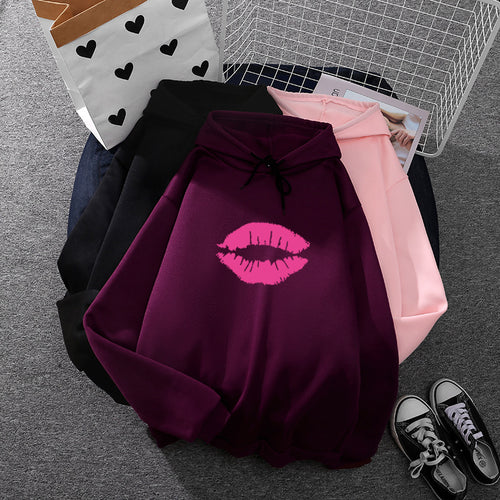 Women's hoodie with striking lip motif Chic & Stil
