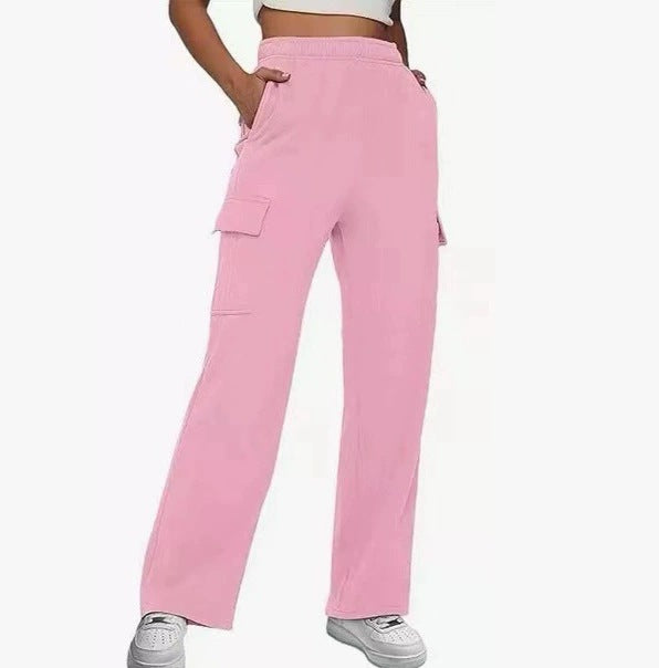 Versatile cargo pants for women with elastic waistband and numerous pockets Lune London
