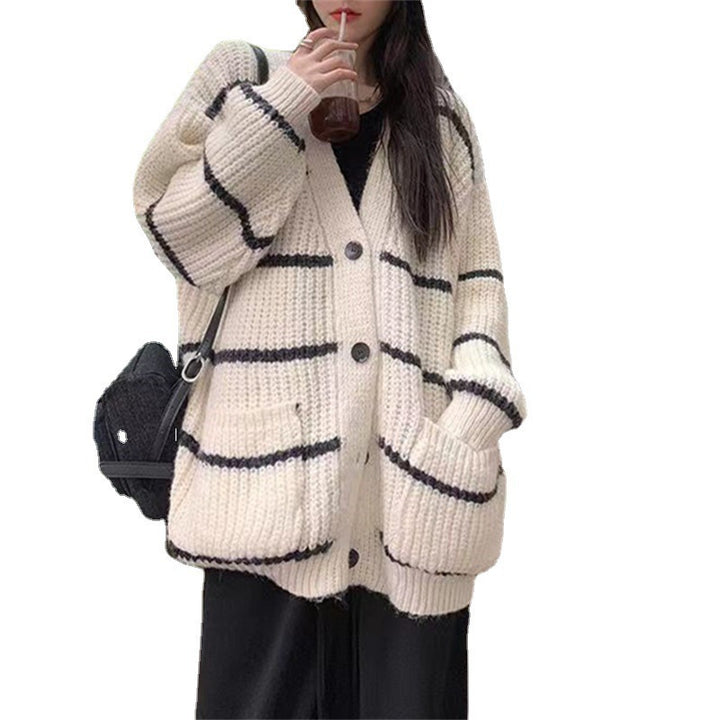 Ladies Thick Knit Cardigan with practical pockets and button closure Lune London