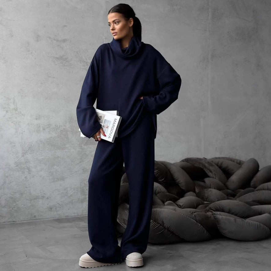 Comfortable lounge set for women with loose fit and high collar Lune London