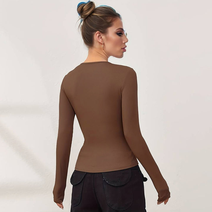 Chemise à manches longues pour femmes avec décolleté en cœur à la mode et coupe ajustée Chic & Stil
