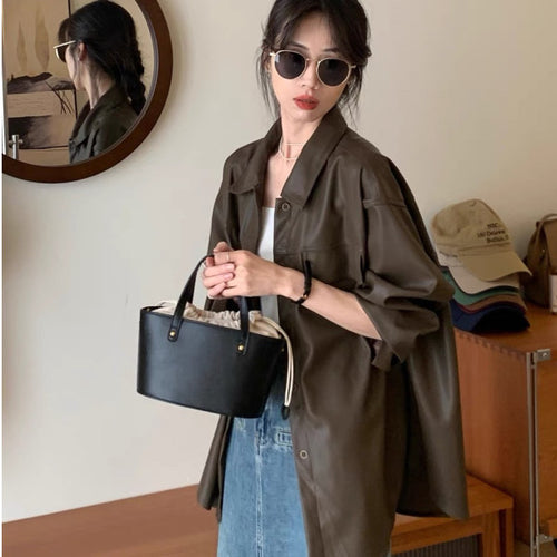 Women's outerwear jacket in fashionable oversized style with practical pockets Chic & Stil