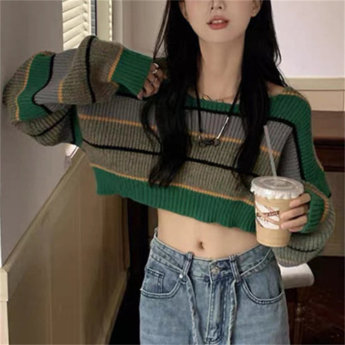 Casual short knit pullover for women with wide sleeves and a striped pattern Amarae
