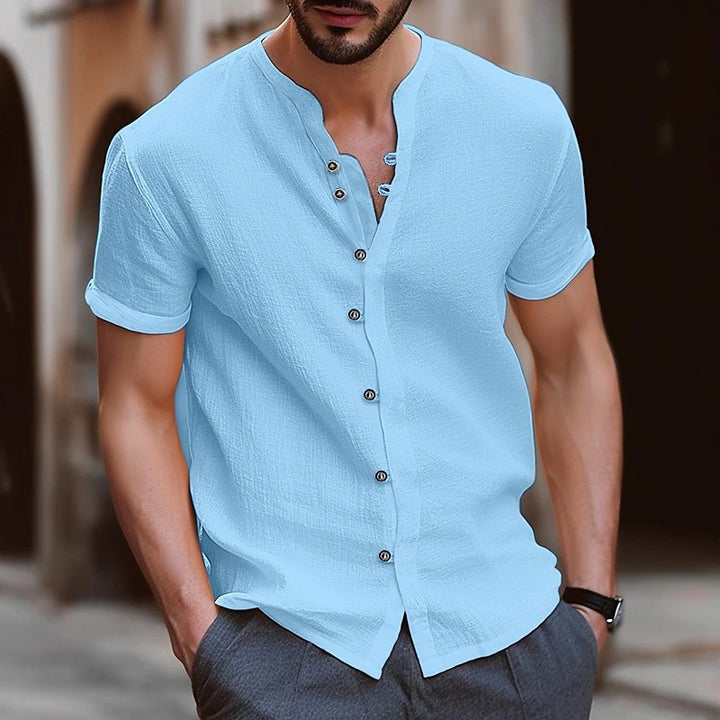 Casual short-sleeve shirt for men with button details Lune London