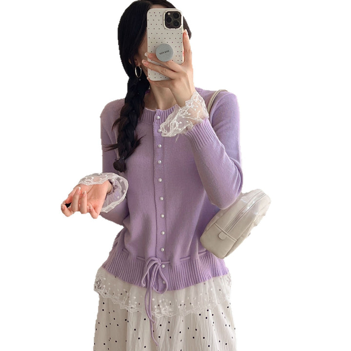 Cardigan pour femmes avec détails en volants et boutons décoratifs en perles Chic & Stil