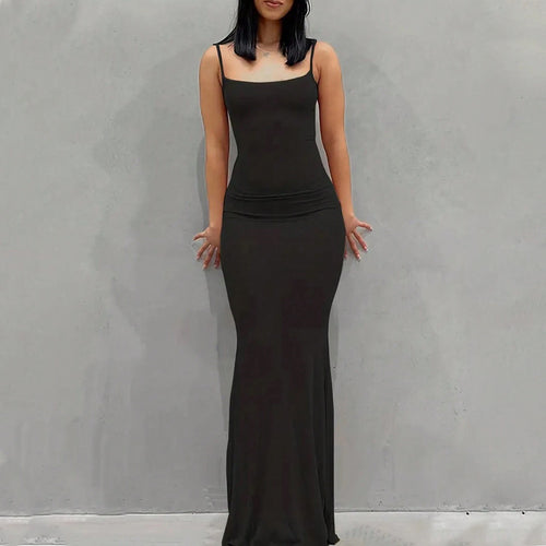 Robe maxi élégante pour femme avec des fines bretelles spaghetti et une coupe fluide Chic & Stil