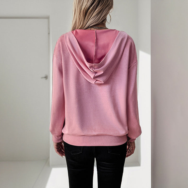 Sporty hoodie for women with a relaxed fit and kangaroo pocket Lune London