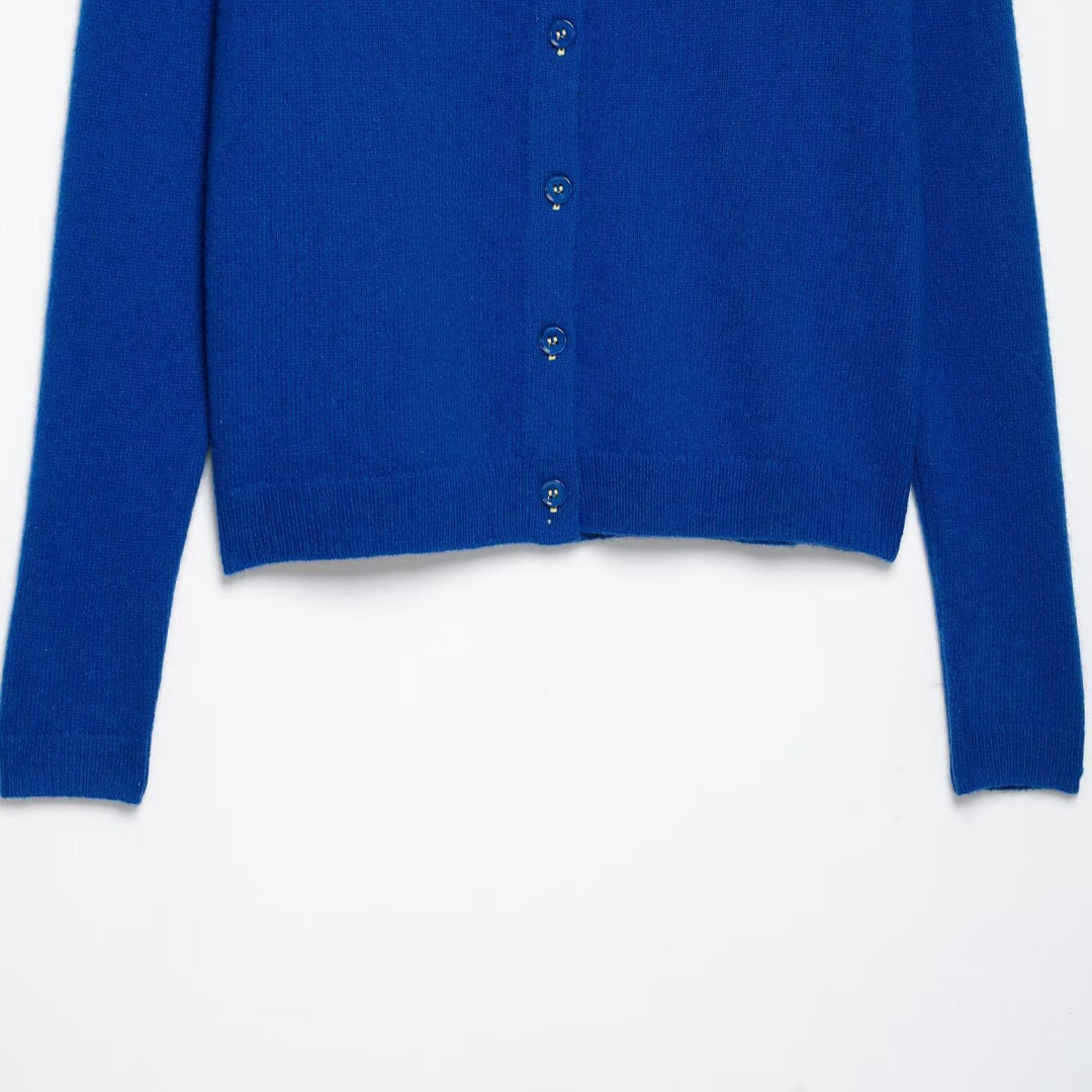 Women's fine knit cardigan with round neck and button placket Amarae