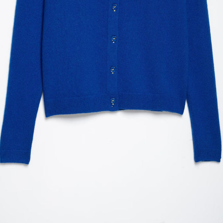 Women's fine knit cardigan with round neck and button placket Amarae