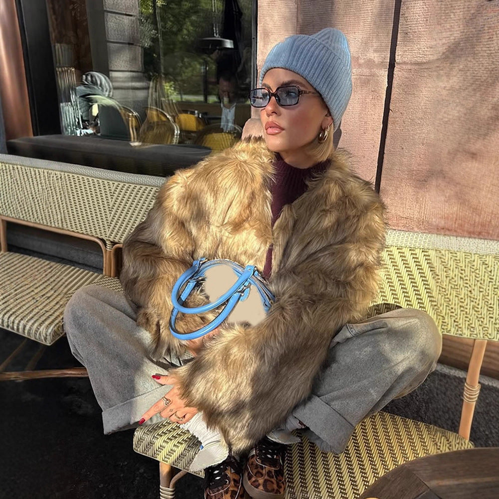 Women's short faux fur jacket with oversized sleeves and plush collar Amarae