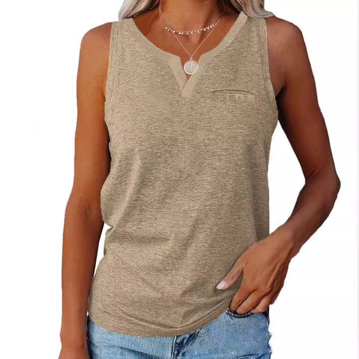 Casual women’s T-shirt with V-neck and chest pocket Lune London
