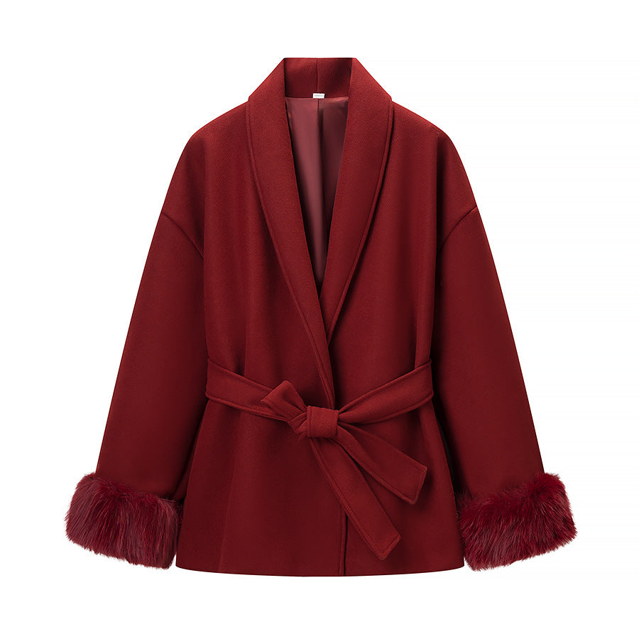 Veste féminine à la mode avec col doux doublé et ceinture à nouer Chic & Stil