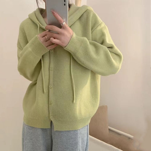 Cardigan pour femmes avec capuche et fermeture à boutons Chic & Stil