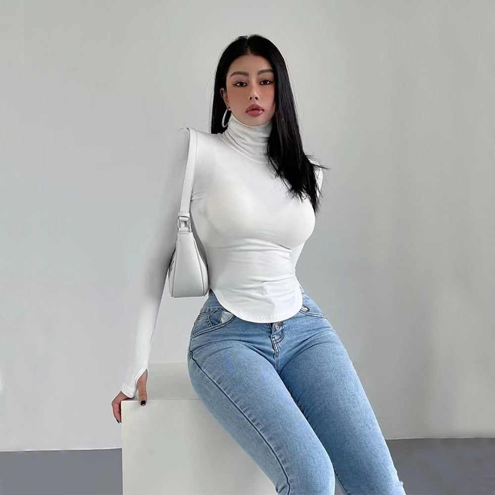 Haut court à manches longues pour femme avec un col haut et une coupe cintrée Chic & Stil