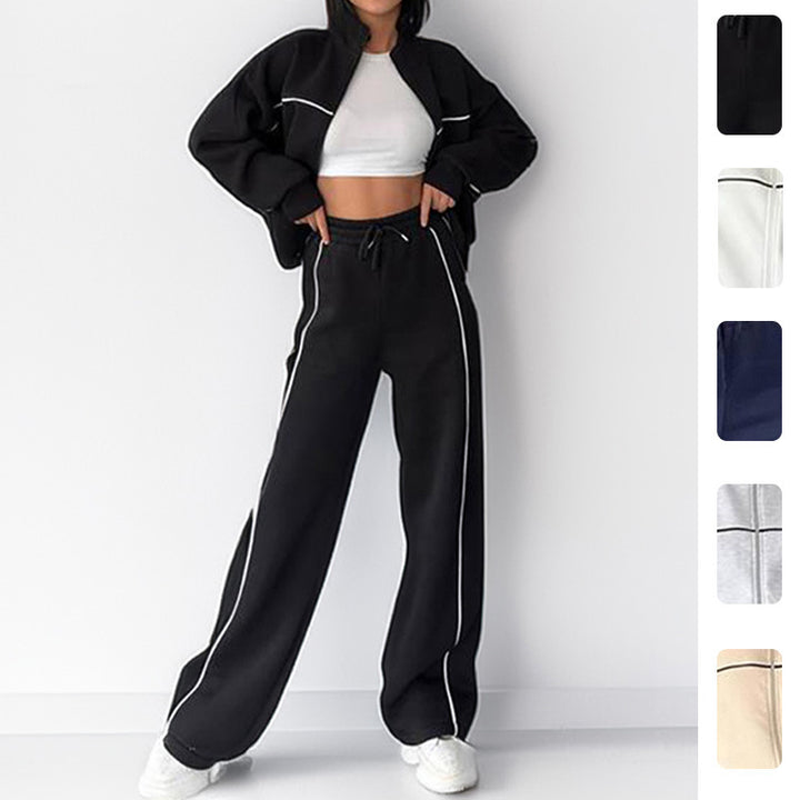 Ensemble sportif pour femmes avec matériau doux et inserts en hauteur. Chic & Stil