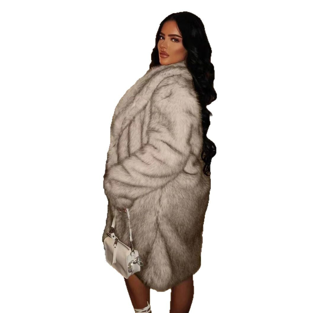 Ladies luxurious faux fur coat with open sleeves Lune London