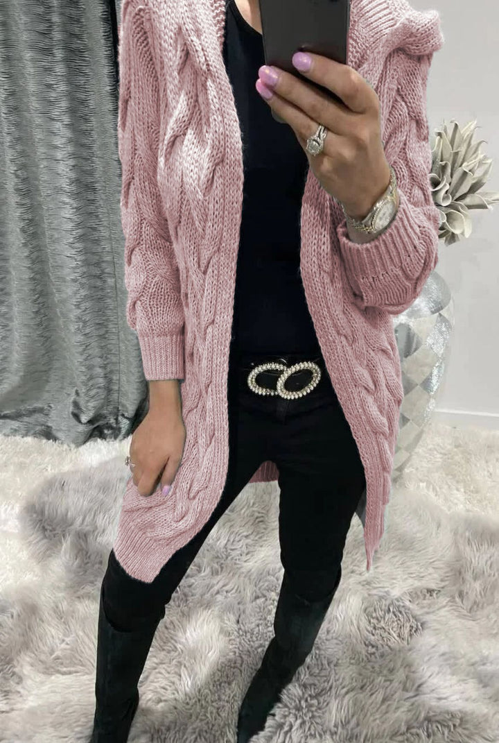 Cardigan en tricot épais pour femmes avec un design de câble nostalgique et des poches pratiques Chic & Stil