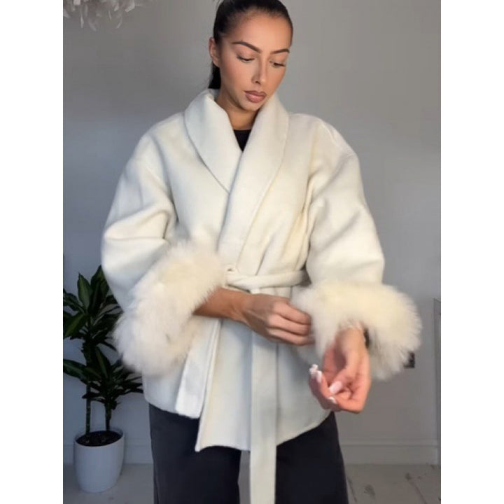 Elegant hooded jacket for women with faux fur trim Lune London