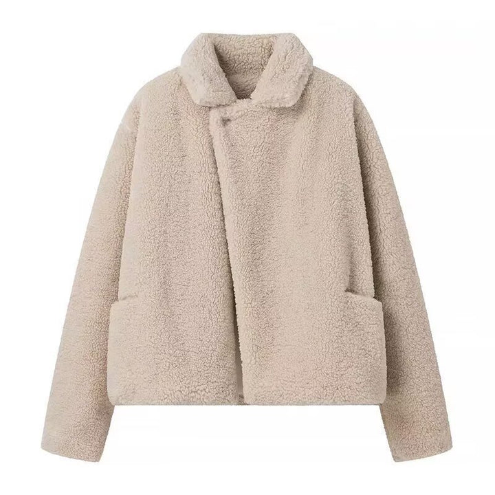 Ladies soft and elegant teddy wool jacket with a nice lapel and practical pockets Lune London