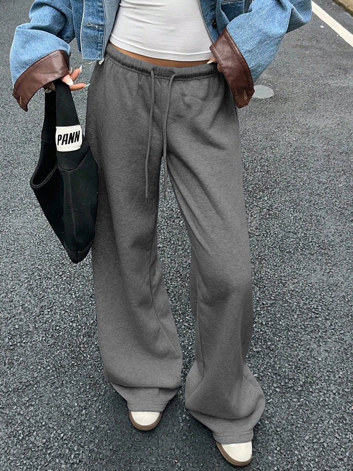 Women Comfortable Loose Sports Pants with Practical Pockets Lune London