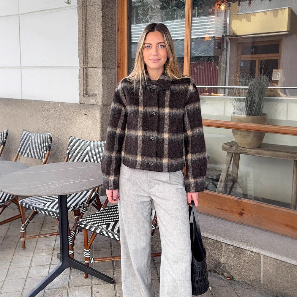 Women's short checkered bouclé jacket with boxy silhouette and button placket Amarae