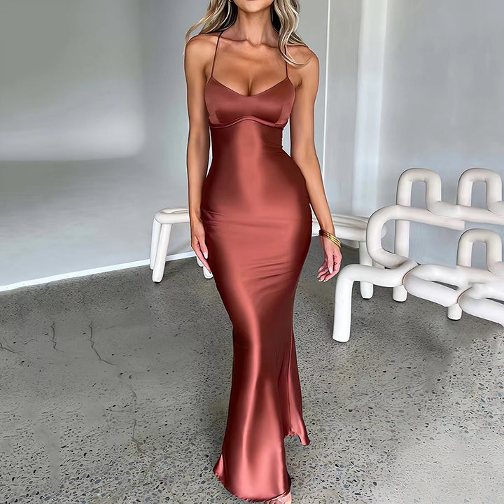 Women's elegant dress with a slim fit and strapless silhouette Lune London