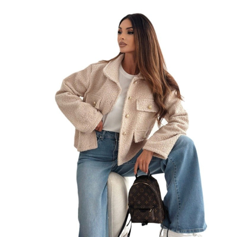 Women's fleece jacket with elegant button details and practical pockets Lune London