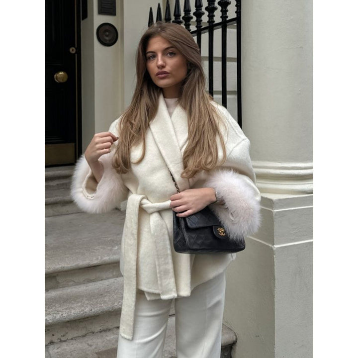 Elegant hooded jacket for women with faux fur trim Lune London