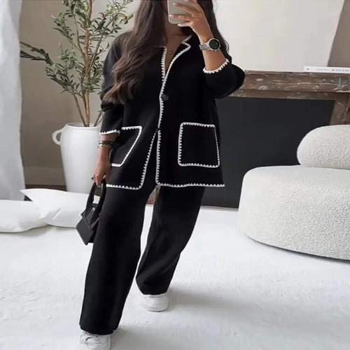 Elegant knitted jacket for women with contrasting details Amarae