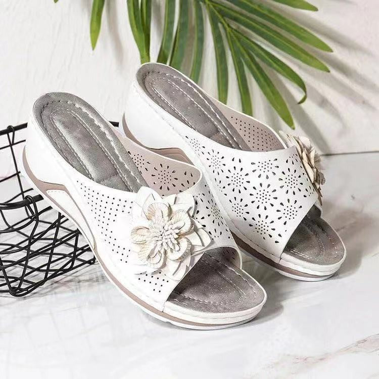 Comfortable strap slippers for ladies with floral design Lune London