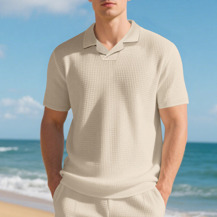Casual polo for men in breathable material with structured design Lune London