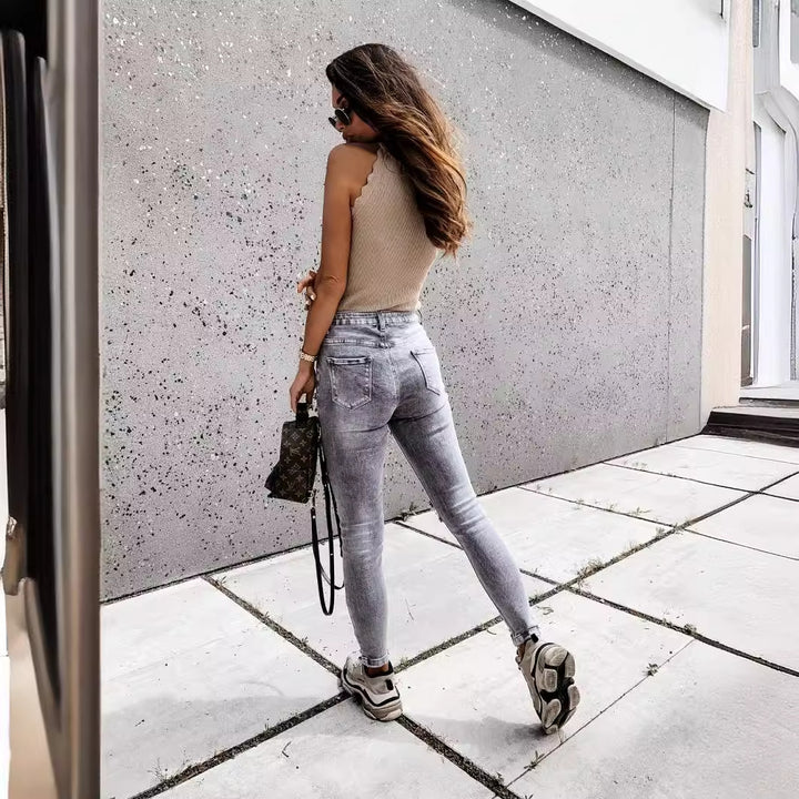 Women's Skinny Jeans with High Pockets and Trendy Distressed Details Lune London