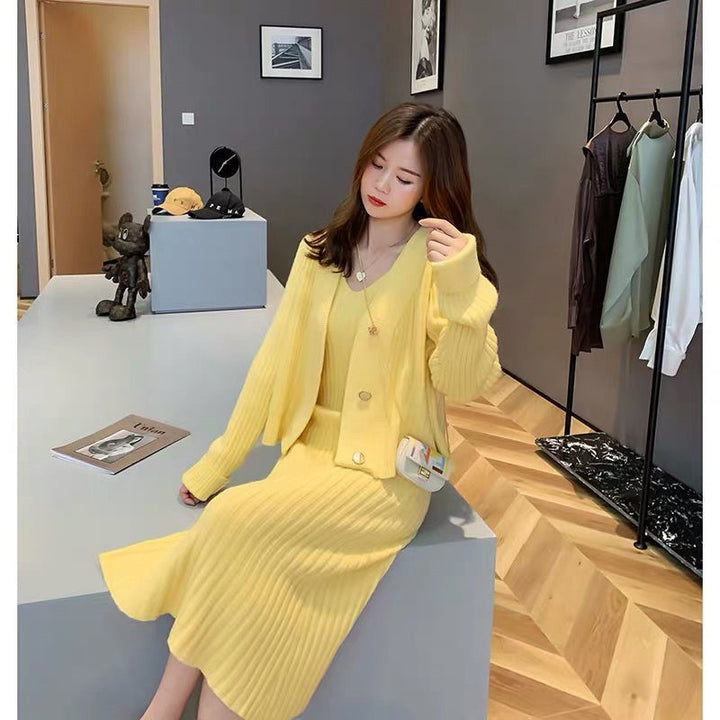 Ensemble tricot pour femme avec un élégant col en V et un cardigan décoratif Chic & Stil