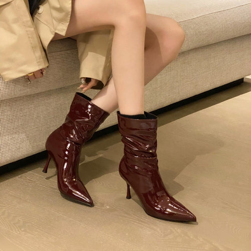 Elegant ladies boots with pointed toe and innovative pleated design Amarae