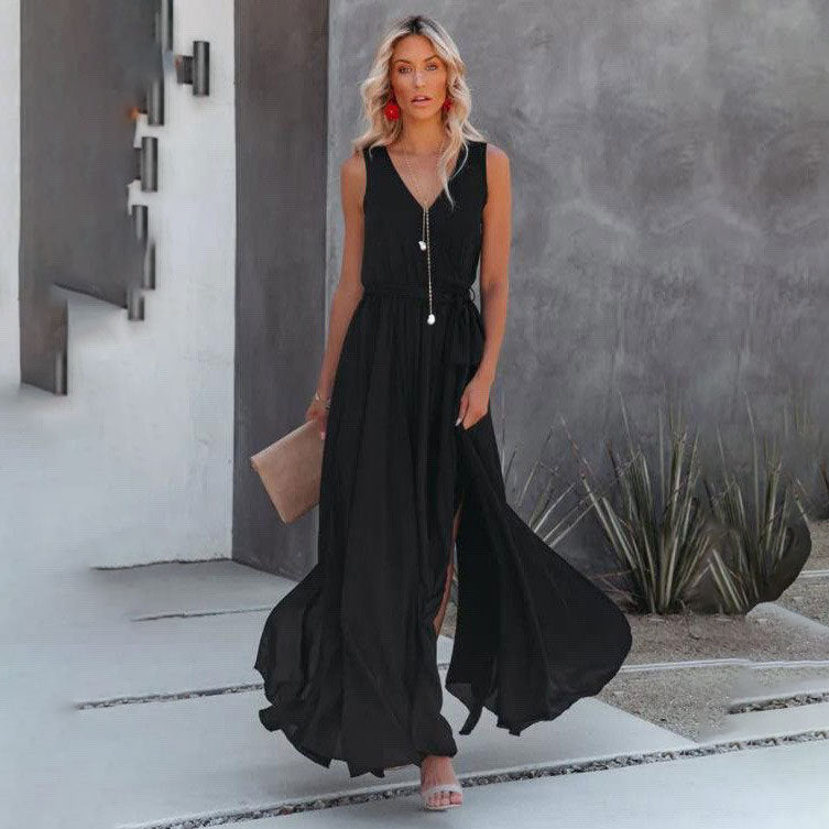 Elegant maxi dress for women with a high slit Lune London