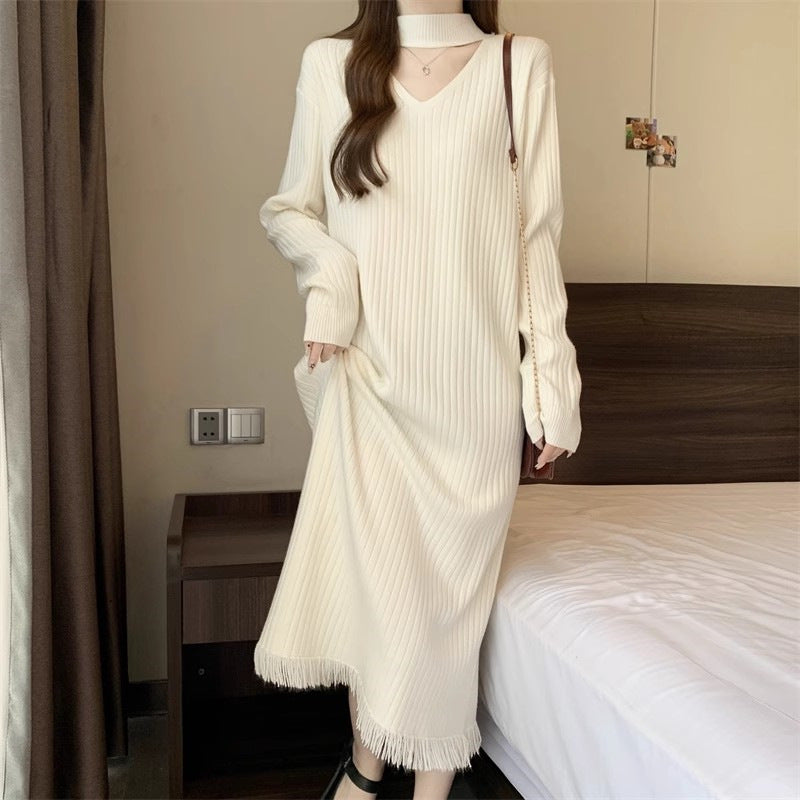 Robe tricotée pour femmes avec décolleté en V et franges Chic & Stil