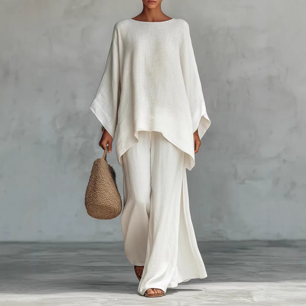 Ladies airy set made of soft fabric with a loose fit Lune London