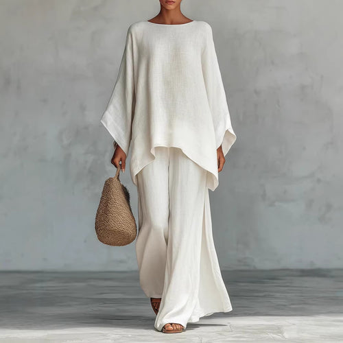 Ladies airy set made of soft fabric with a loose fit Amarae