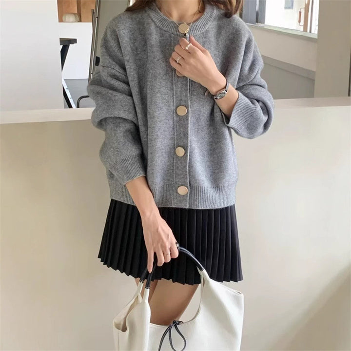 Cardigan Tricoté Doux pour Femmes avec Design de Bouton et Texture Fines Chic & Stil