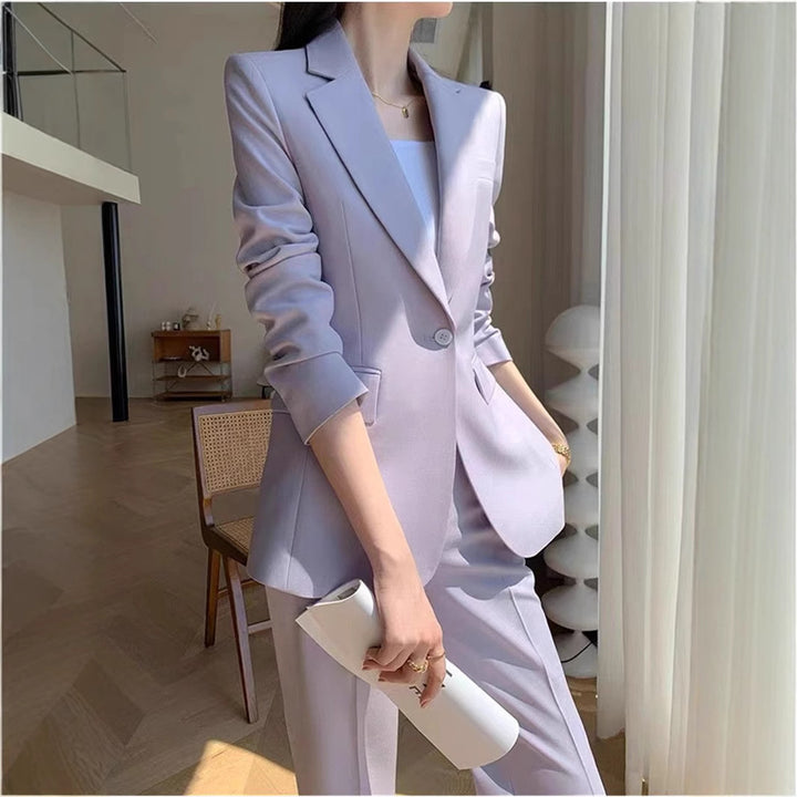 Ensemble de costume pour femmes deux pièces avec coupe élégante Chic & Stil