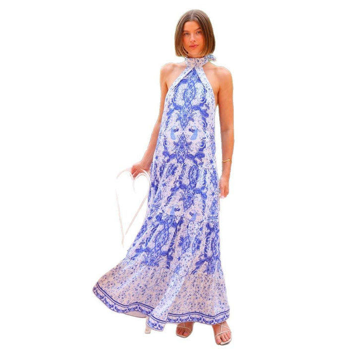 Maxi dress with backless design for women in playful paisley pattern Chic & Stil